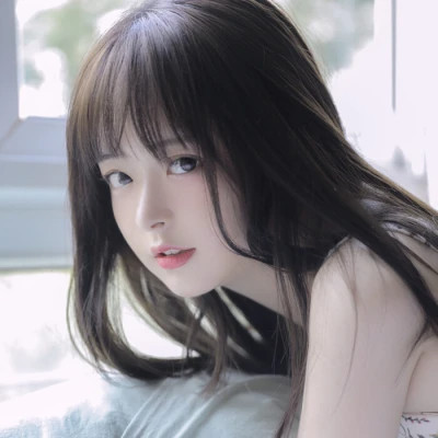 清新素雅简单女头像图片