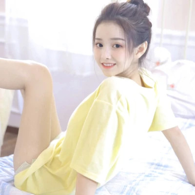 清新素雅简单女头像图片