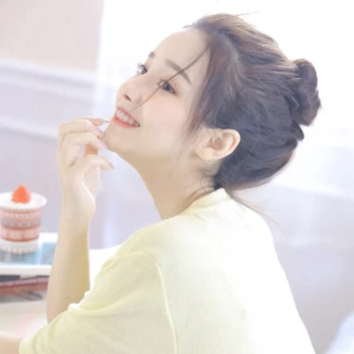 清新素雅简单女头像图片