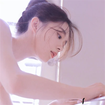 清新素雅简单女头像图片
