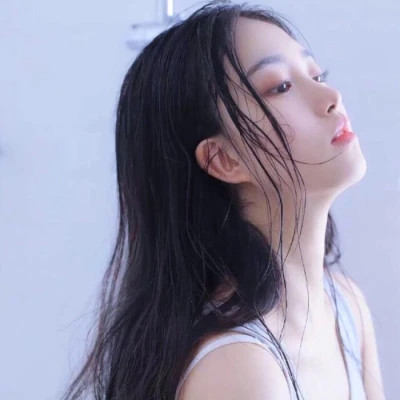 清新素雅简单女头像图片