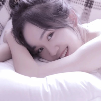 清新素雅简单女头像图片