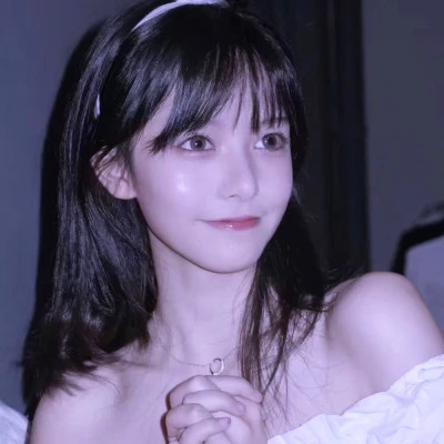 清新素雅简单女头像图片