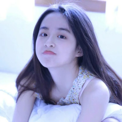 清新素雅简单女头像图片