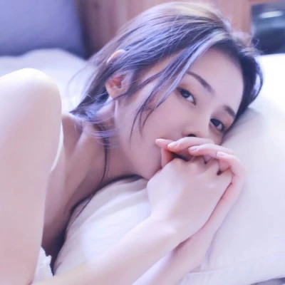 清新素雅简单女头像图片