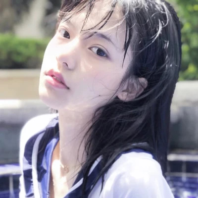清新素雅简单女头像图片
