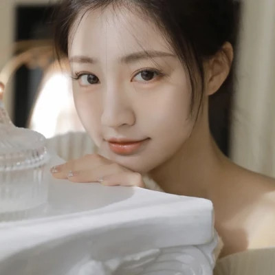 气质干净女生头像图片
