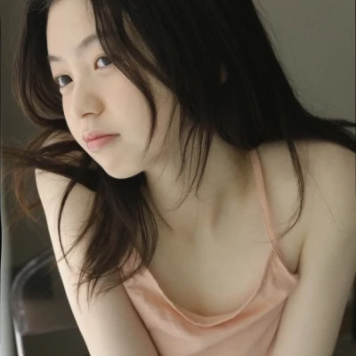 气质干净女生头像图片