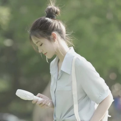 特别干净高清好看的女生头像