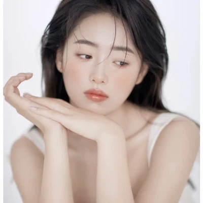 特别干净高清好看的女生头像