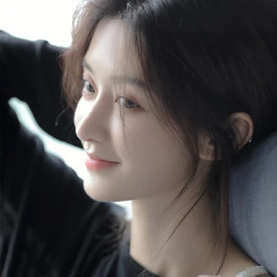特别干净高清好看的女生头像