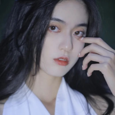 特别干净高清好看的女生头像