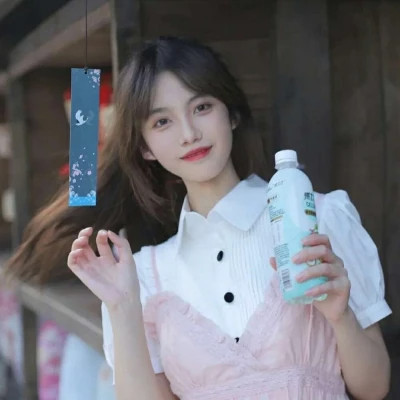 特别干净高清好看的女生头像