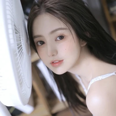 特别干净高清好看的女生头像