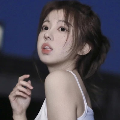 特别干净高清好看的女生头像