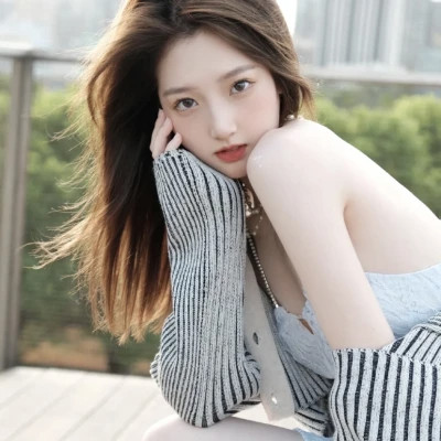 特别干净高清好看的女生头像