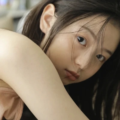 特别干净高清好看的女生头像