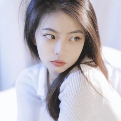 微信头像女生清新知性图片