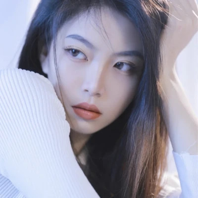 微信头像女生清新知性图片