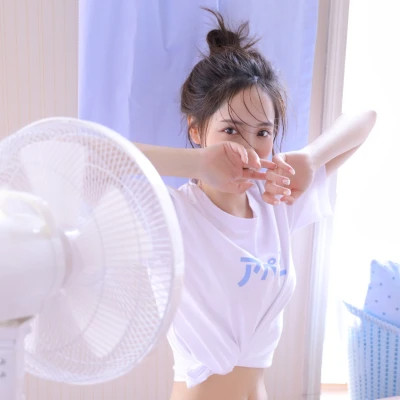 微信头像女生清新知性图片