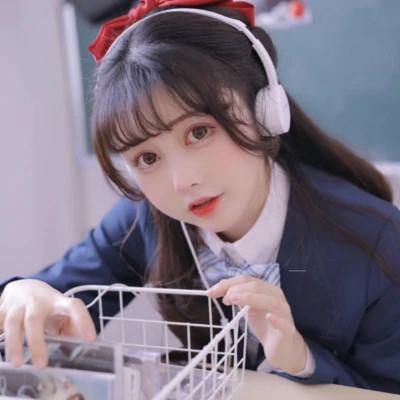 微信头像女生清新知性图片