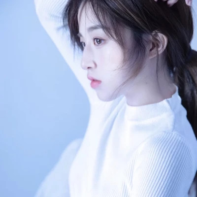 微信头像女生清新知性图片
