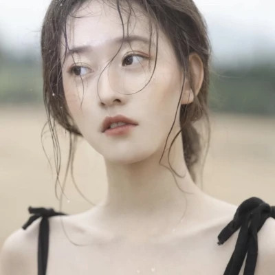 微信头像女生清新知性图片