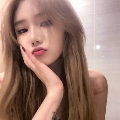 知性优雅成熟女生头像