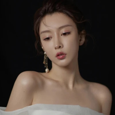 知性优雅成熟女生头像
