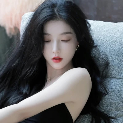微信优雅知性女生头像