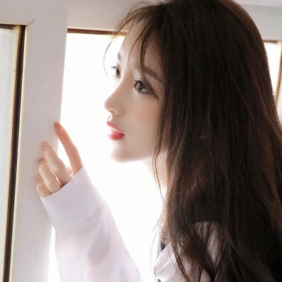 微信优雅知性女生头像