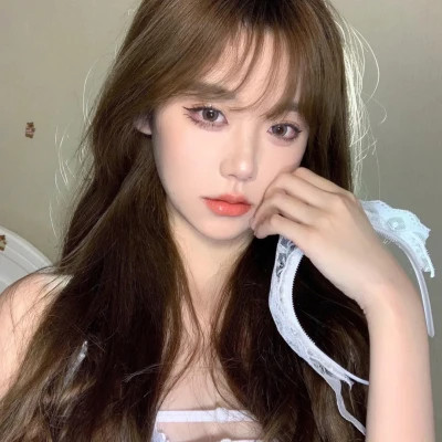 女性很知性的头像图片