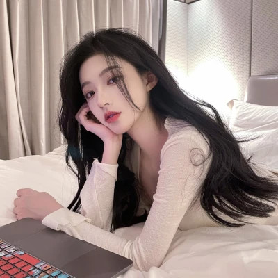 女性很知性的头像图片