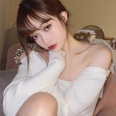 女性很知性的头像图片