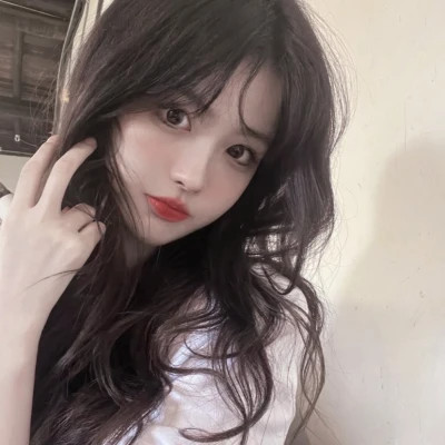 女性知性吸引人的图片头像