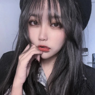 青春女性知性的图片头像