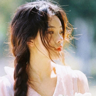 唯美森系复古文艺女生头像