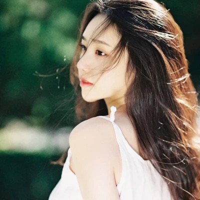 唯美森系复古文艺女生头像