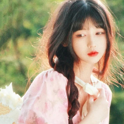 唯美森系复古文艺女生头像