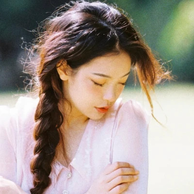 唯美森系复古文艺女生头像