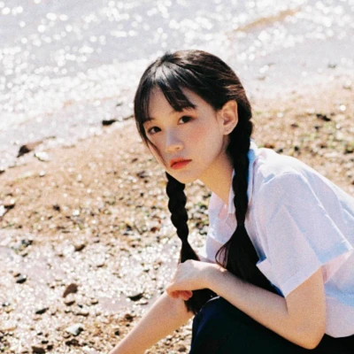 唯美森系复古文艺女生头像