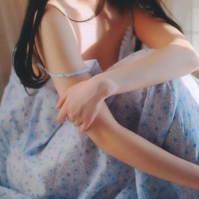 干净清新部位女生头像