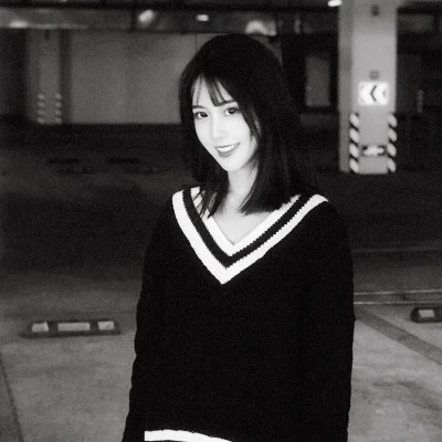 超稀有真人女生头像