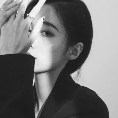 超稀有真人女生头像