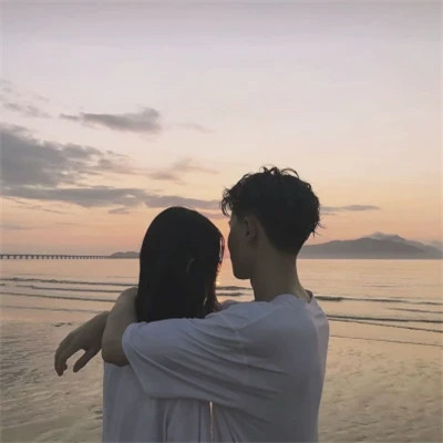 2025年最火真人情侣头像