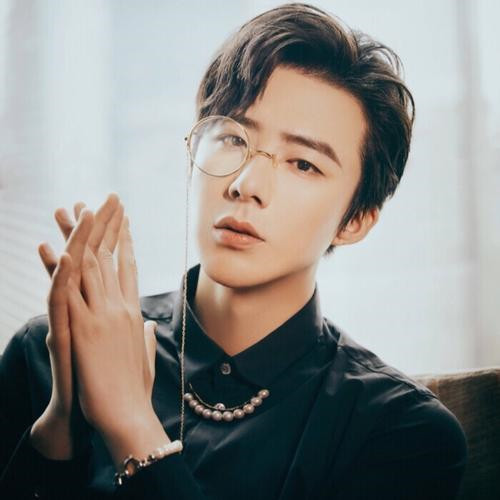 2025网上最火头像男生图片