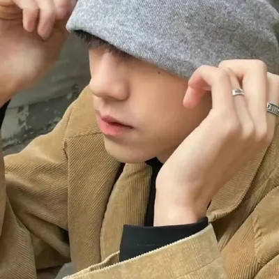 2025最新款头像男生真人图片