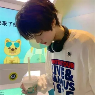 2025最新款头像男生真人图片
