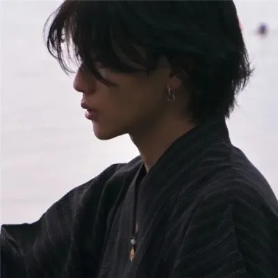 2025最新款头像男生真人图片