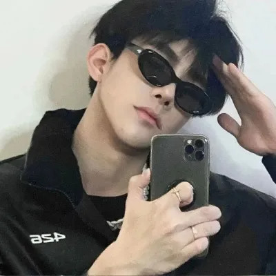 2025新款好看的头像男生真人帅气